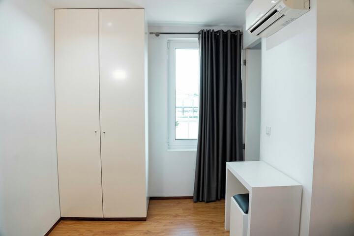 Room 13 of 38
