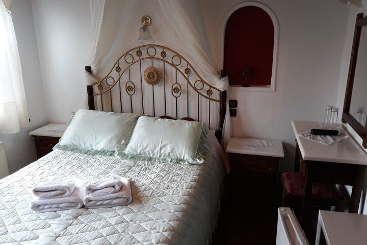 Room 11 of 46