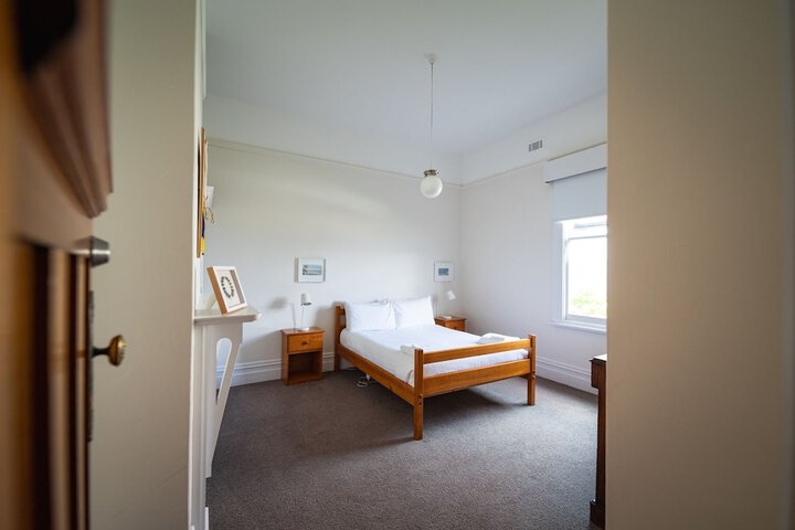 Room 26 of 179