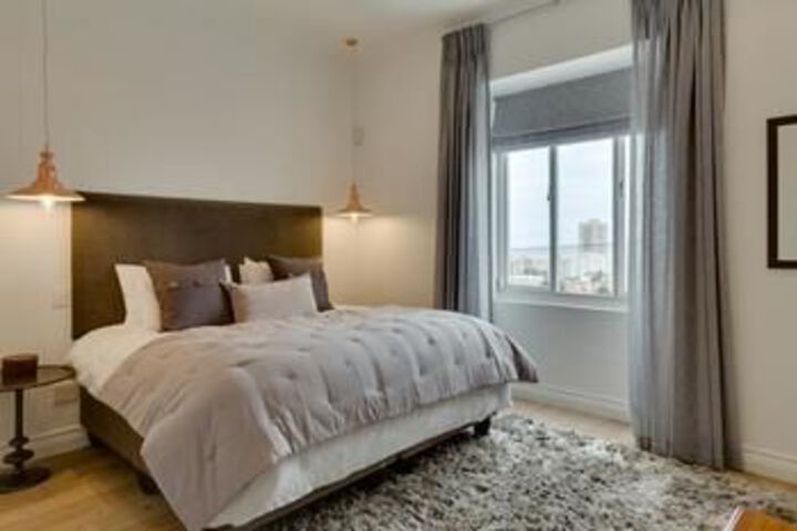 Room 10 of 19