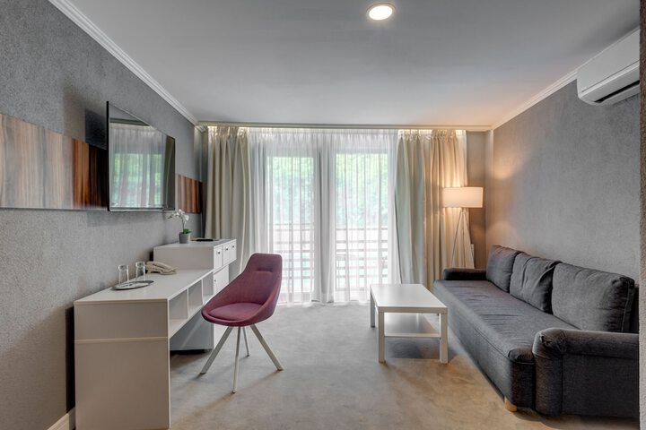 Room 25 of 34