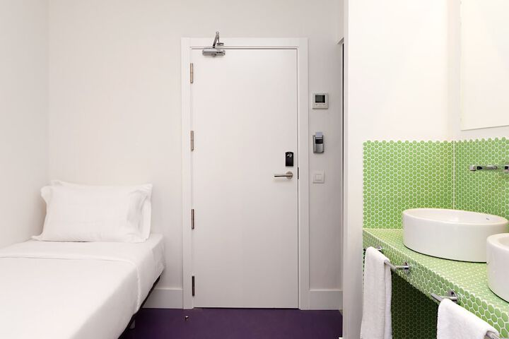 Room 20 of 73