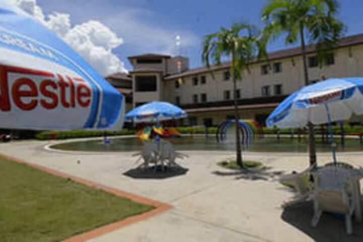 Hotel Pool