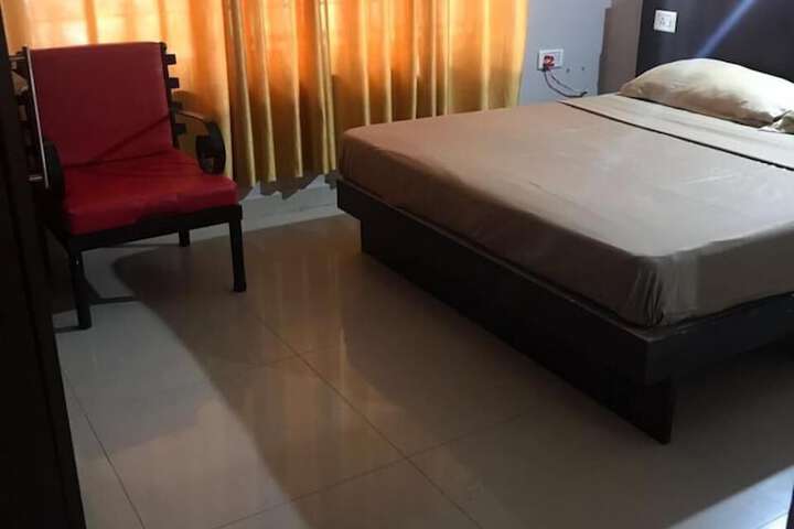 Room 15 of 33