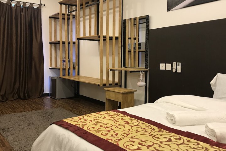 Room 9 of 147