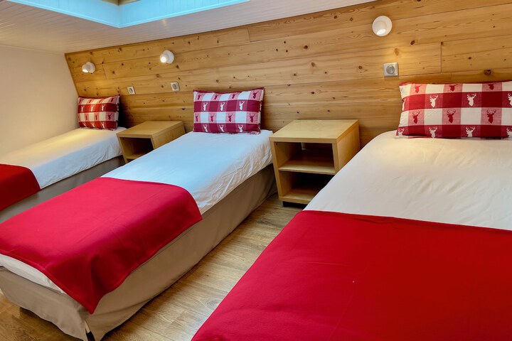 Room 12 of 24