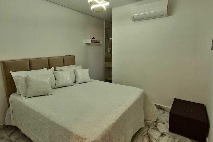 Room 9 of 43