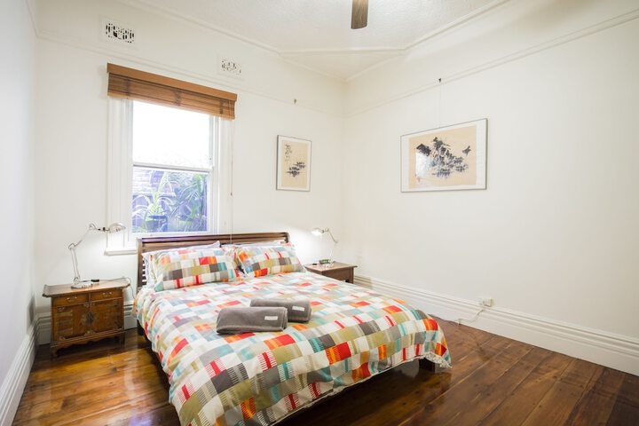 Room 6 of 19