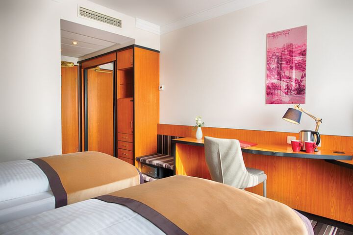 Room 14 of 73