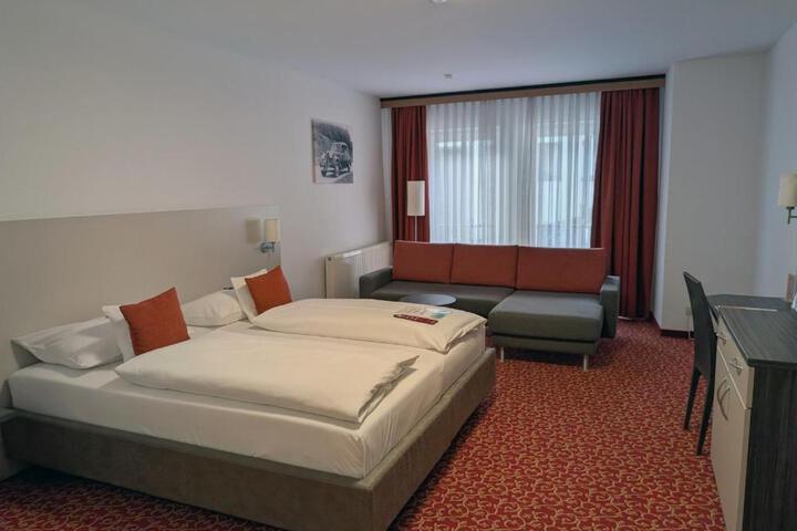 Photo 6