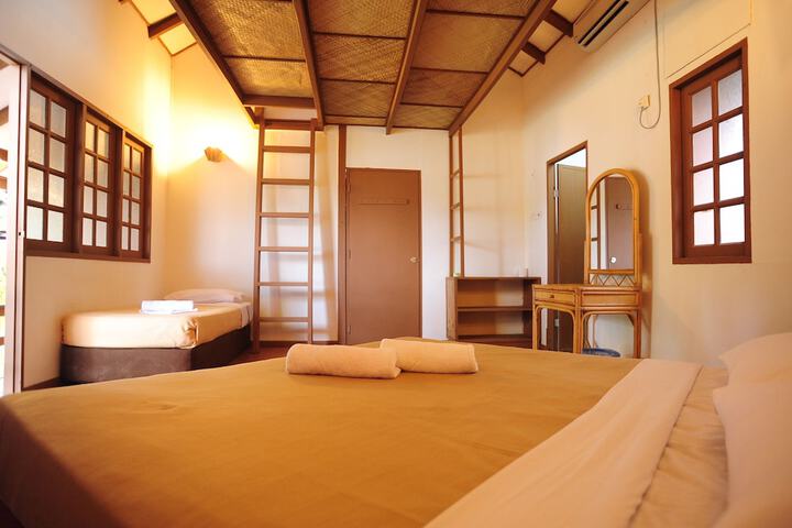 Room 10 of 36