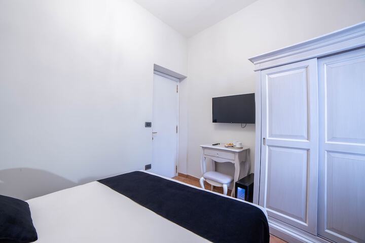 Room 10 of 57