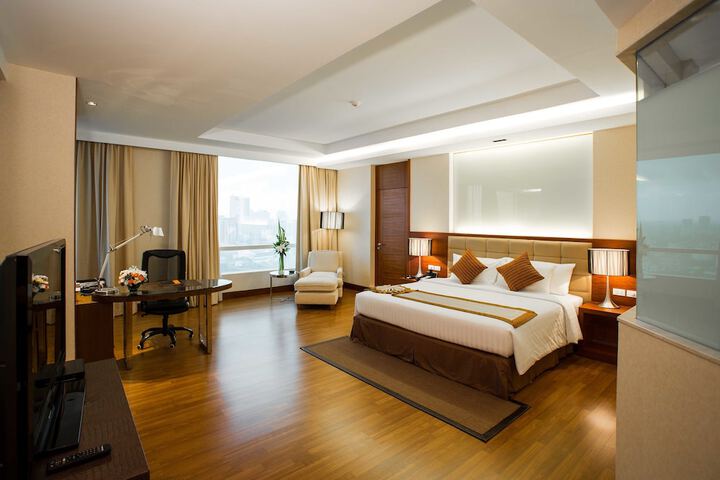 Room 12 of 48