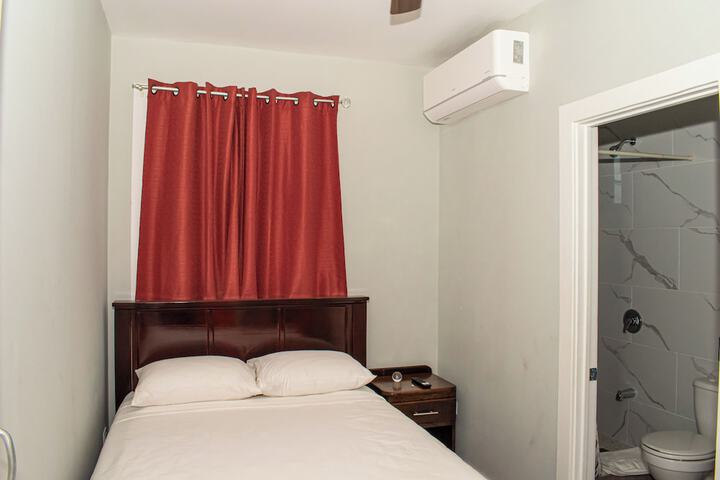 Room 11 of 16