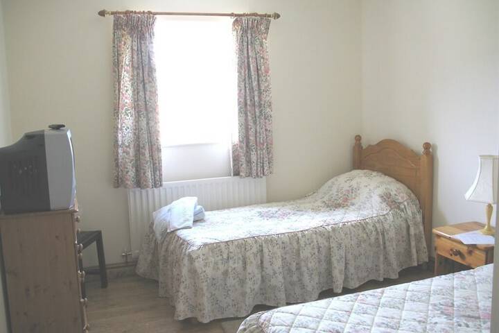 Room 2 of 5