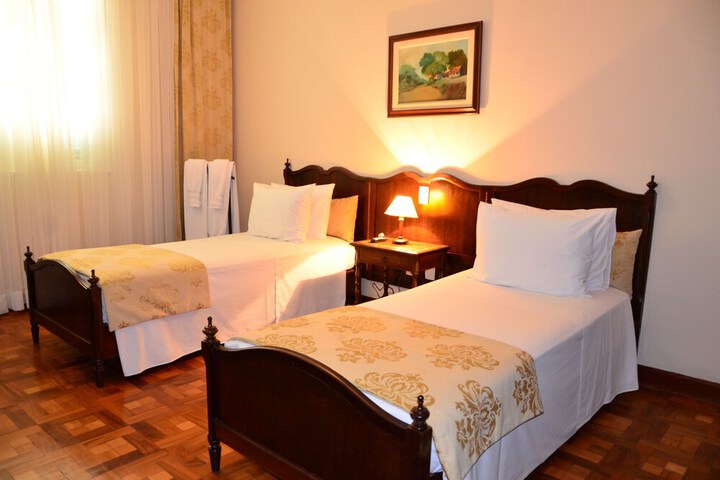 Room 8 of 42