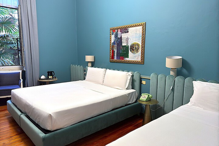 Room 50 of 81