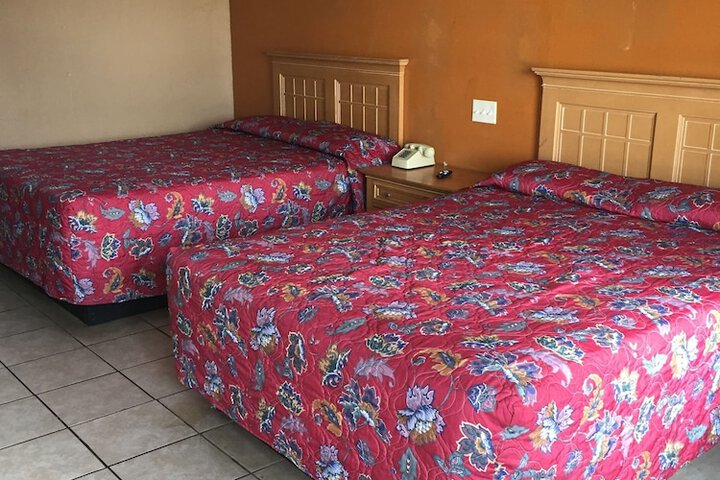 Room 11 of 20
