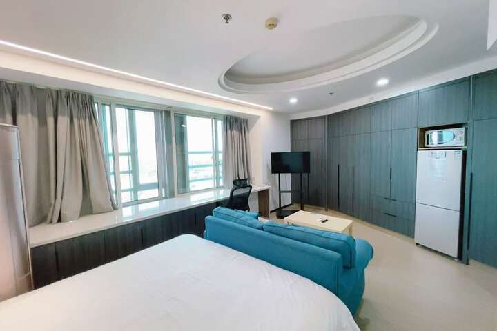 Room 12 of 63