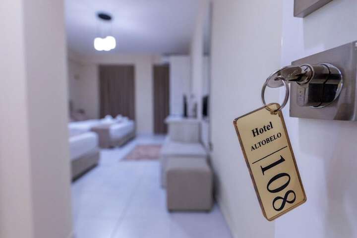 Room 28 of 68