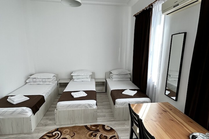 Room 17 of 39