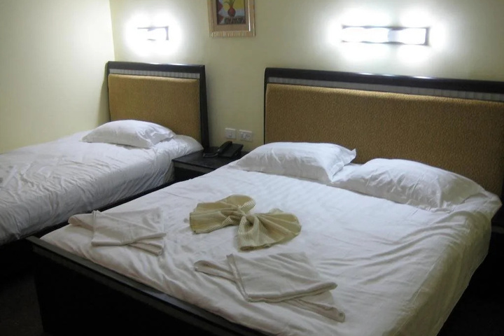 Room 2 of 14
