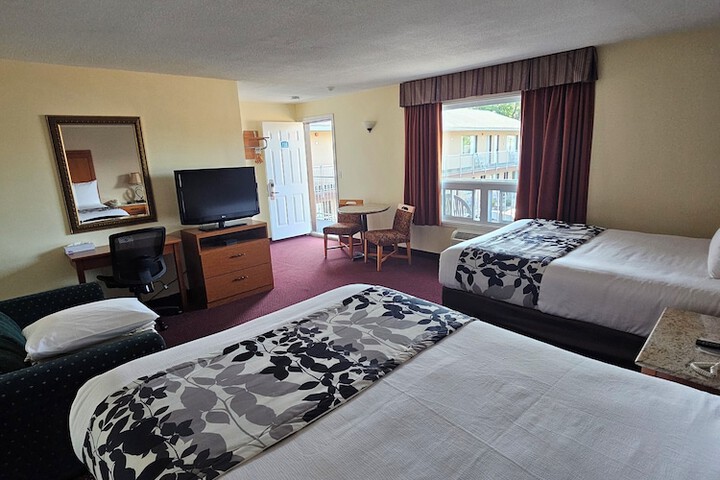 Room 8 of 38