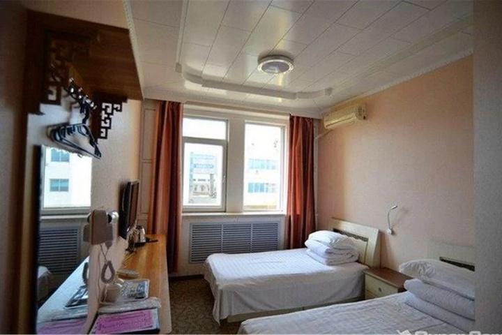 Room 18 of 18