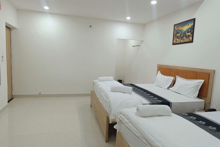 Room 13 of 31