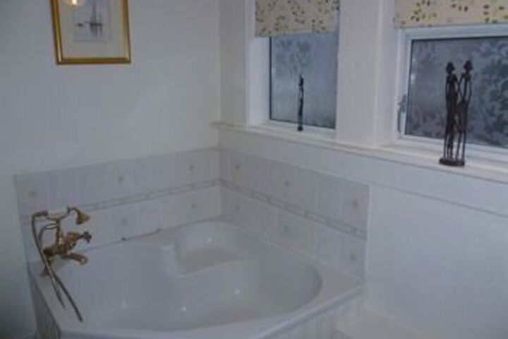 Room 4 of 14