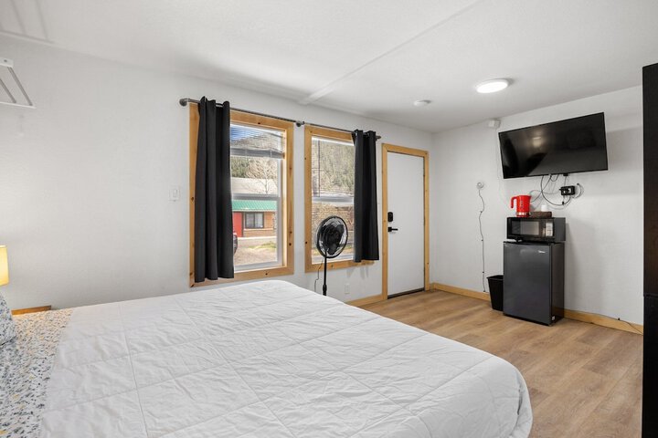 Room 16 of 27