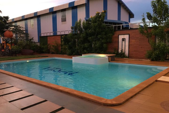 Pool 12 of 24