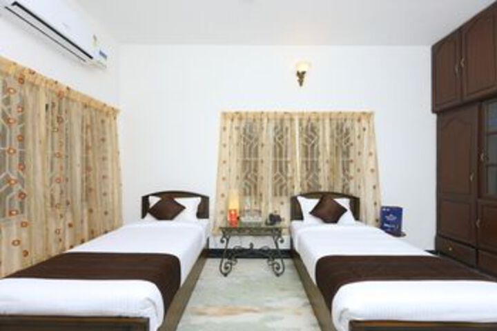 Room 7 of 26