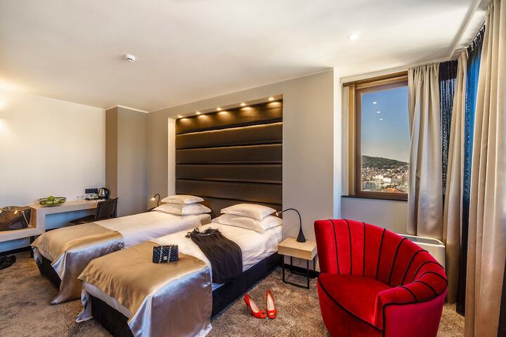 Room 20 of 46