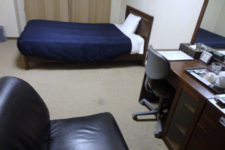 Room 11 of 23