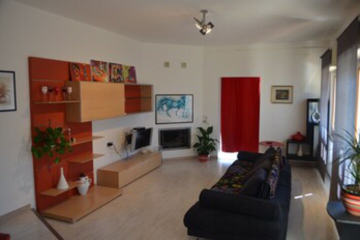 Room 9 of 19