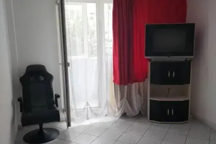 Room 3 of 5