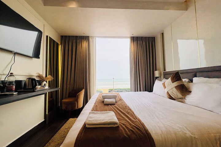 Room 14 of 50