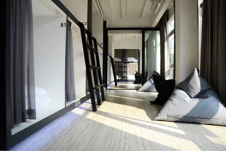 Room 10 of 60