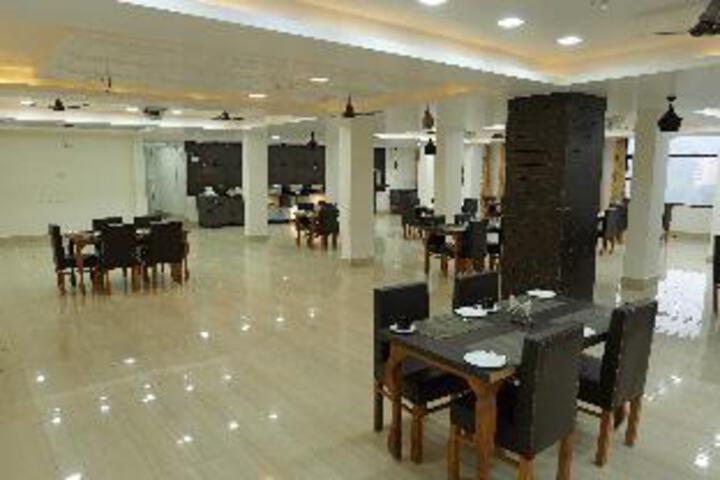 Dining 3 of 23