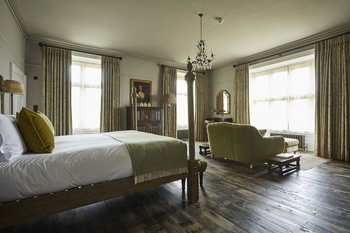 Room 28 of 80