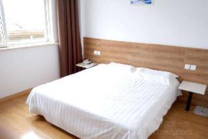 Room 10 of 10