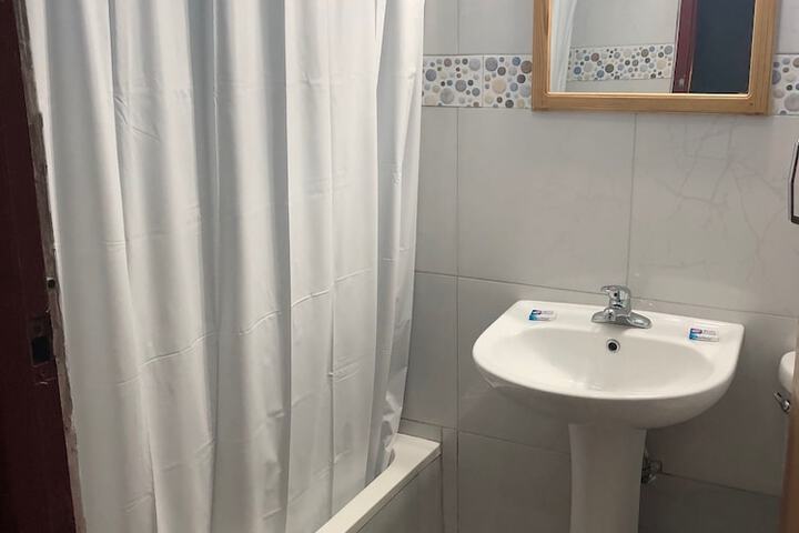 Room 32 of 75