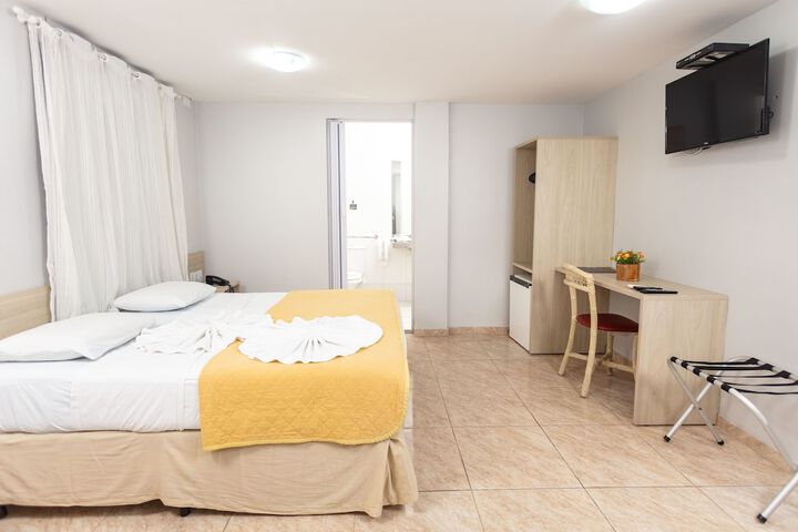 Room 6 of 35
