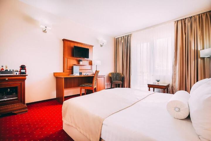 Room 8 of 47
