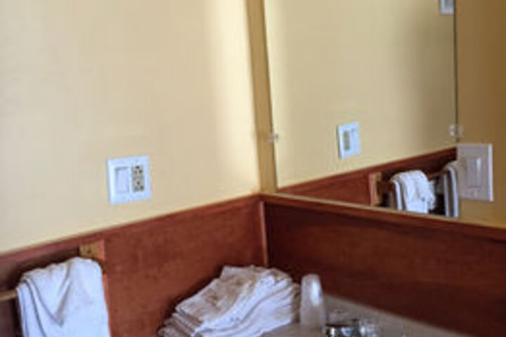 Room 7 of 19
