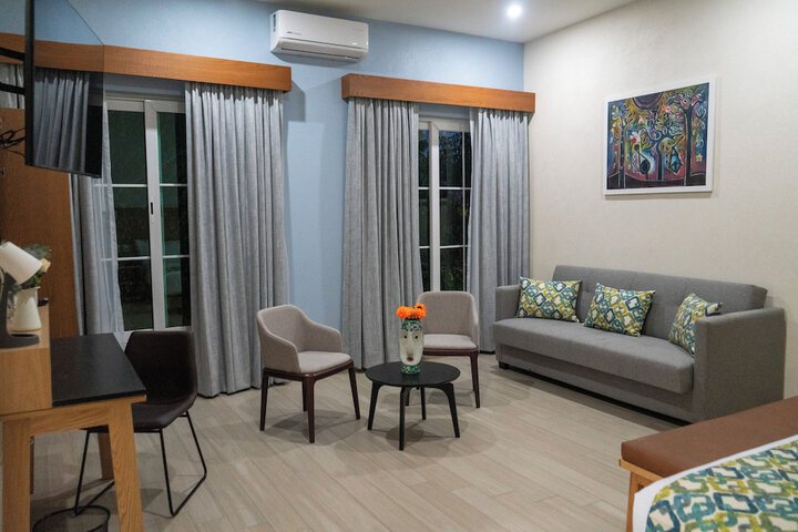 Room 12 of 33