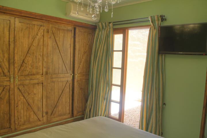 Room 72 of 118