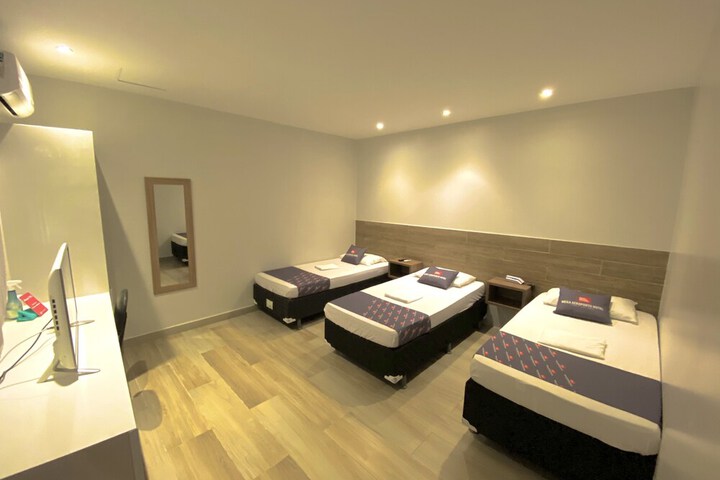 Room 25 of 73
