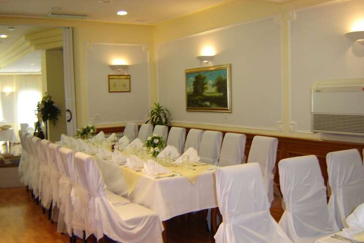 Ballroom/Hall 35 of 41